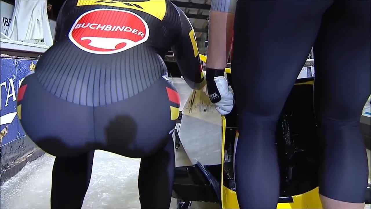 Sandra Kroll visible thong line  -= Выглядывающие стринги =-
